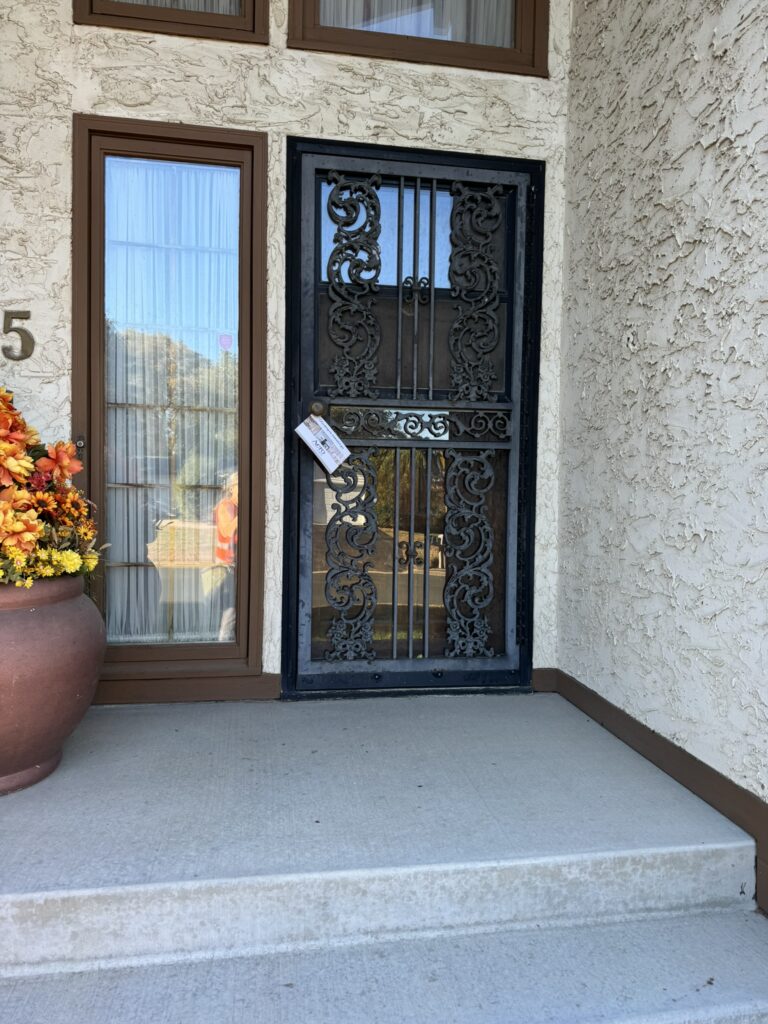 flyer distribution services, local flyer distribution, door-to-door flyer distribution, flyer delivery service, professional flyer distribution
